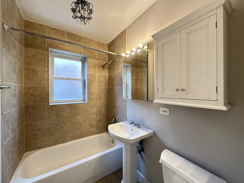 3244 N Clifton Ave, , 60657, USA 60657-unit#2W-Chicago-IL