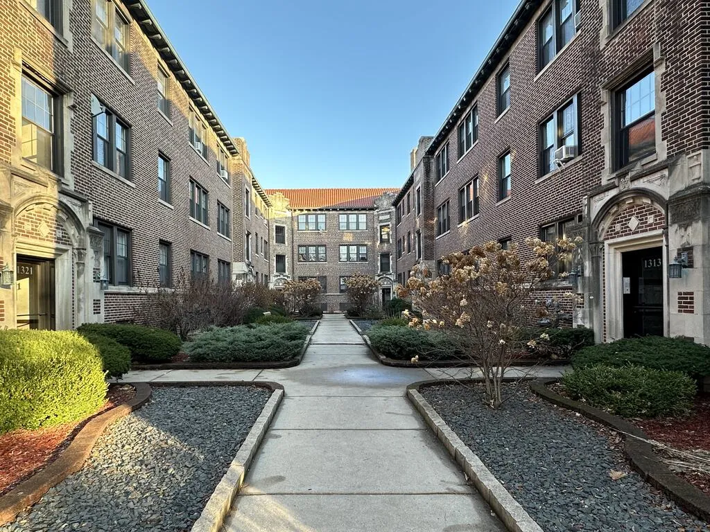 1321 Oak Ave, Evanston, 60201, USA 60201-unit#3B-Chicago-IL