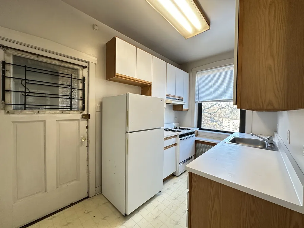 1321 Oak Ave, Evanston,  60201, USA 60201-unit#3B-Chicago-IL