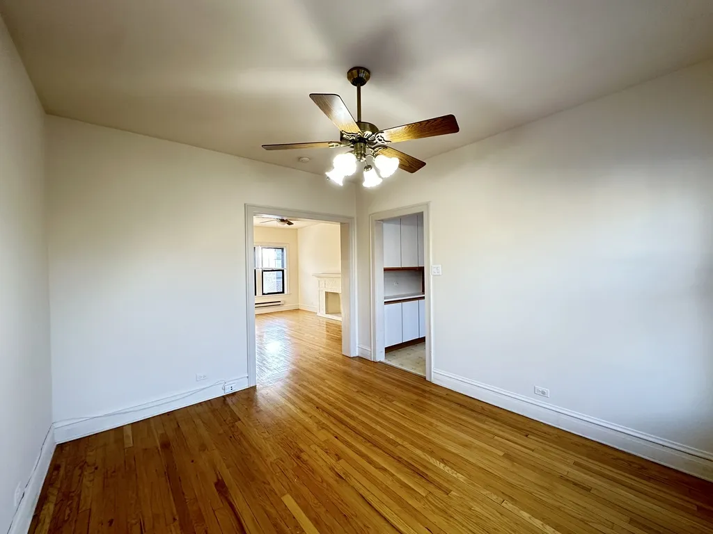 1321 Oak Ave, Evanston,  60201, USA 60201-unit#3B-Chicago-IL