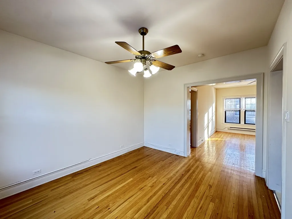 1321 Oak Ave, Evanston,  60201, USA 60201-unit#3B-Chicago-IL