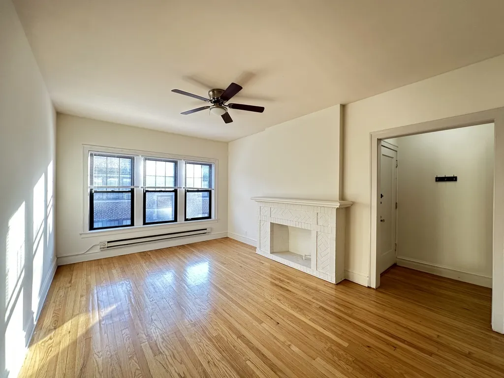 1321 Oak Ave, Evanston,  60201, USA 60201-unit#3B-Chicago-IL