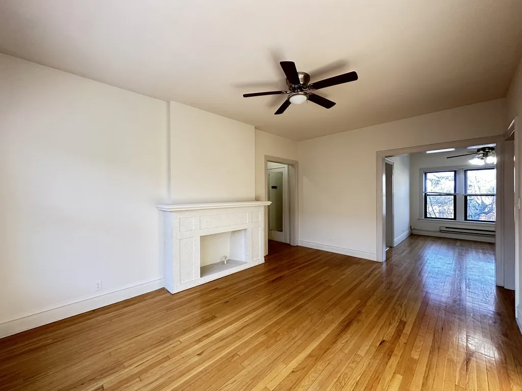 1321 Oak Ave, Evanston,  60201, USA 60201-unit#3B-Chicago-IL