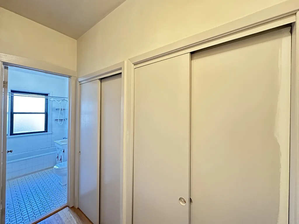 1321 Oak Ave, Evanston,  60201, USA 60201-unit#3B-Chicago-IL