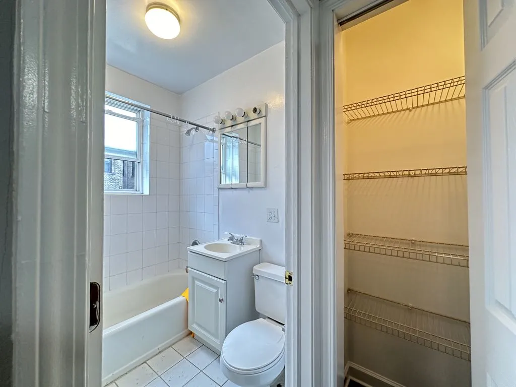 914 W Dakin St, ,  60613, USA 60613-unit#110-Chicago-IL