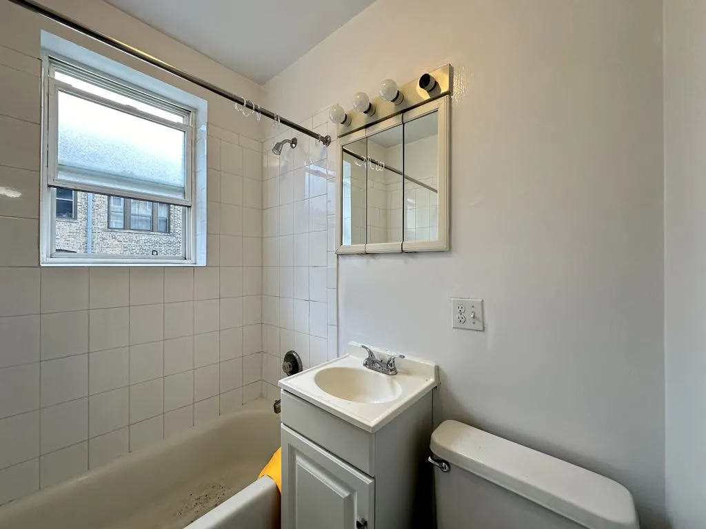 914 W Dakin St, ,  60613, USA 60613-unit#110-Chicago-IL