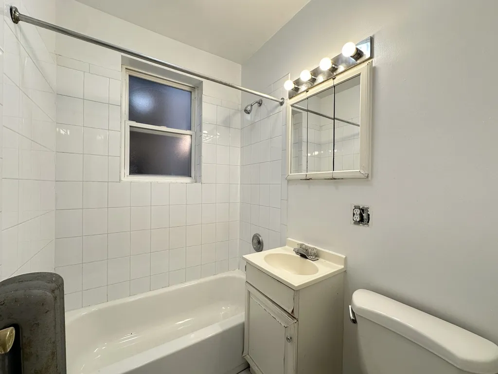 912 W Dakin St, , 60613, USA 60613-unit#104-Chicago-IL