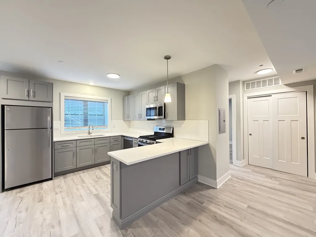 1133 Oak Ave, ,  60202, USA 60202-unit#2E-Evanston-IL