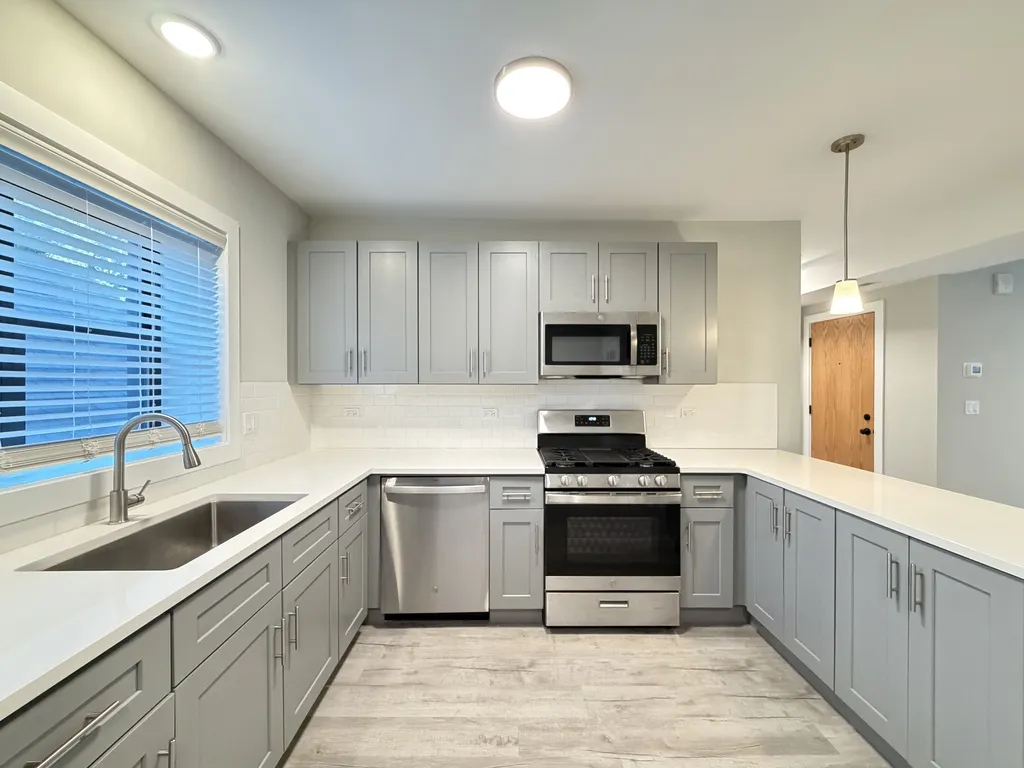 1133 Oak Ave, ,  60202, USA 60202-unit#2E-Evanston-IL