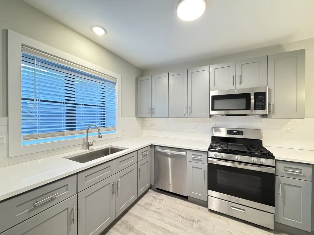 1133 Oak Ave, ,  60202, USA 60202-unit#2E-Evanston-IL