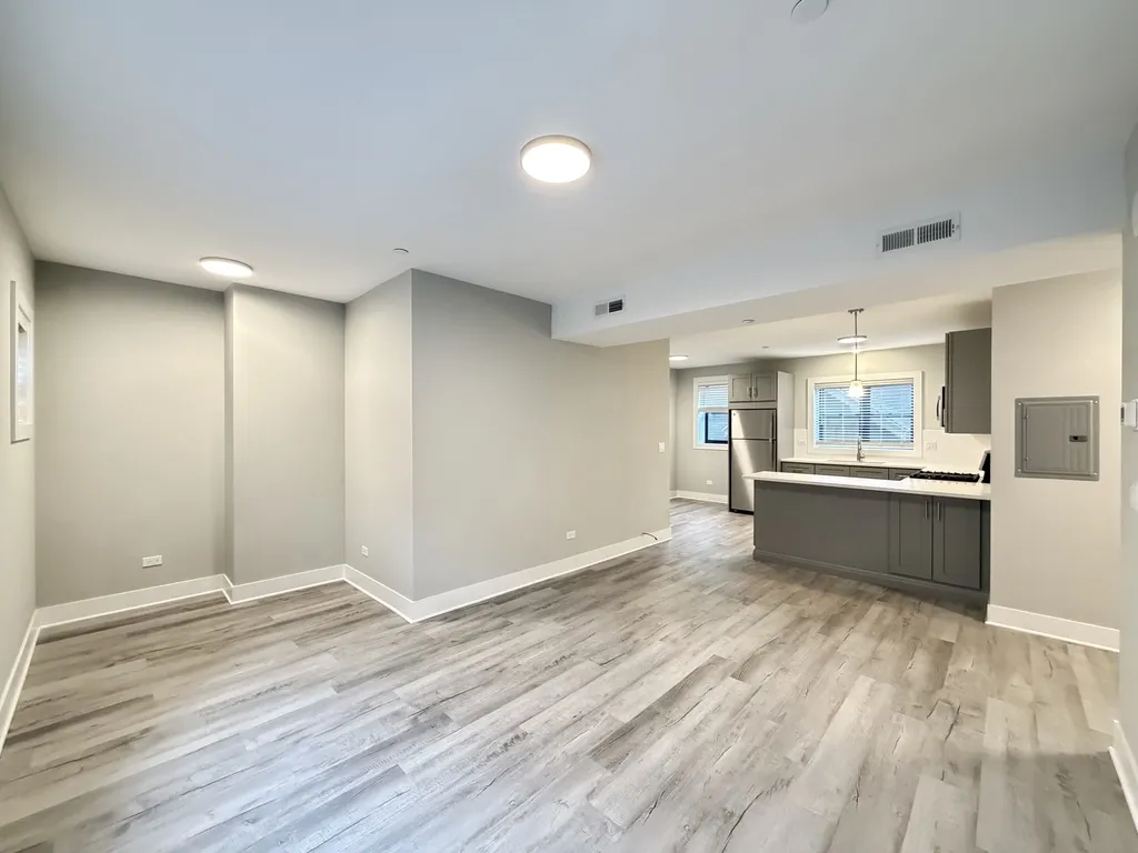 1133 Oak Ave, ,  60202, USA 60202-unit#2E-Evanston-IL