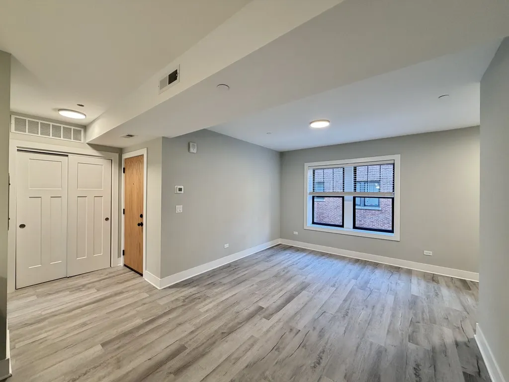 1133 Oak Ave, ,  60202, USA 60202-unit#2E-Evanston-IL