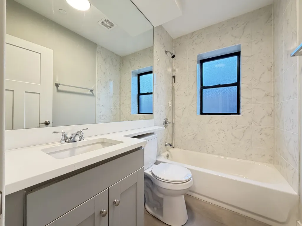 1133 Oak Ave, ,  60202, USA 60202-unit#2E-Evanston-IL