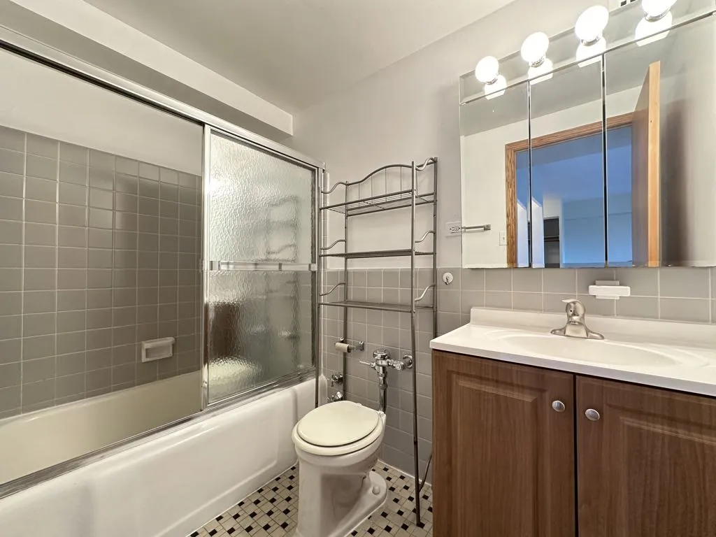 4180 N Marine Dr, , 60613, USA 60613-unit#506-Chicago-IL