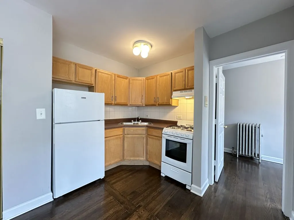 912 W Dakin St, ,  60613, USA 60613-unit#205-Chicago-IL