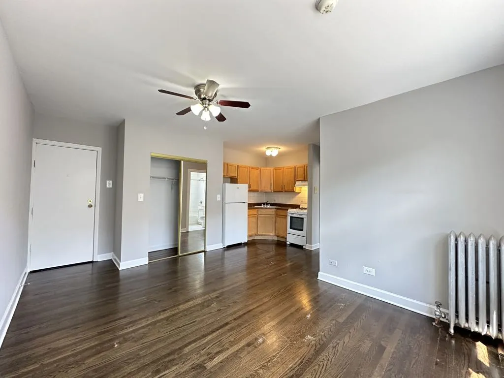 912 W Dakin St, ,  60613, USA 60613-unit#205-Chicago-IL