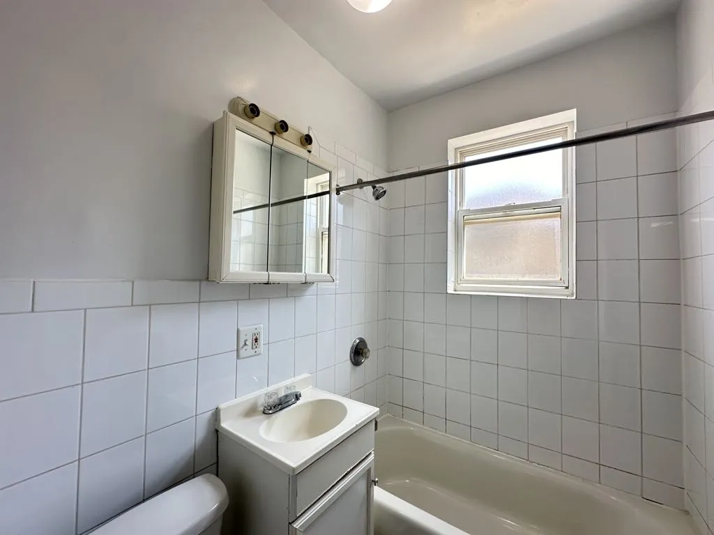 912 W Dakin St, ,  60613, USA 60613-unit#205-Chicago-IL