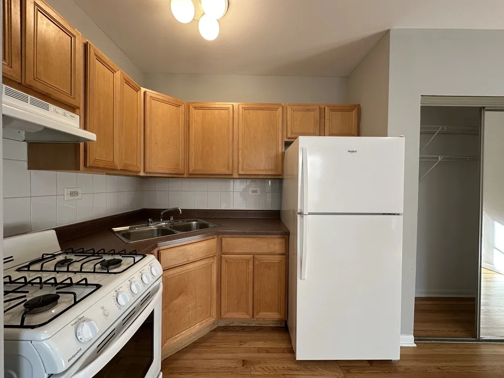 914 W Dakin St, ,  60613, USA 60613-unit#207-Chicago-IL