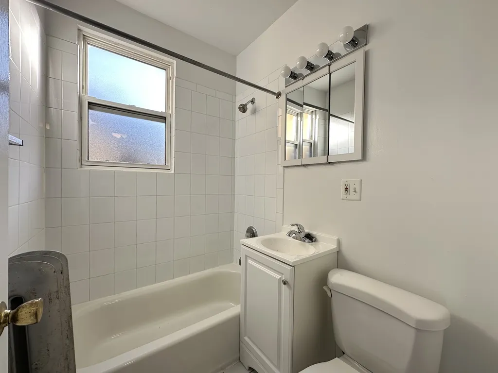 914 W Dakin St, ,  60613, USA 60613-unit#207-Chicago-IL