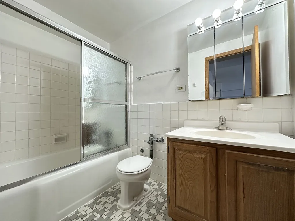 4180 N Marine Dr, ,  60613, USA 60613-unit#307-Chicago-IL