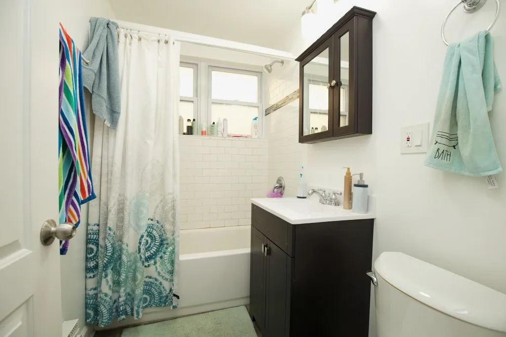 732 W Roscoe St, ,  60657, USA 60657-unit#NGA-Chicago-IL