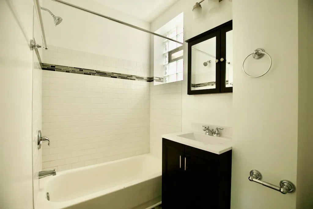 646 W Roscoe St, ,  60657, USA 60657-unit#G-Chicago-IL