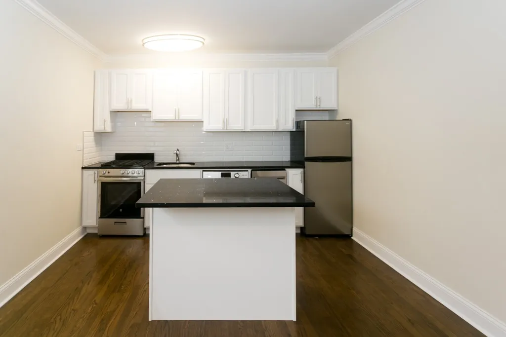 918 Green Bay Rd, ,  60093, USA 60093-unit#3C-Winnetka-IL