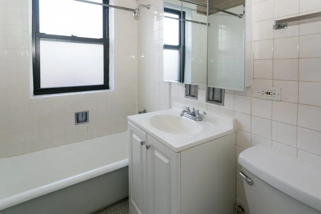 1319 Oak Ave, Evanston, 60201, USA 60201-unit#1C-Chicago-IL