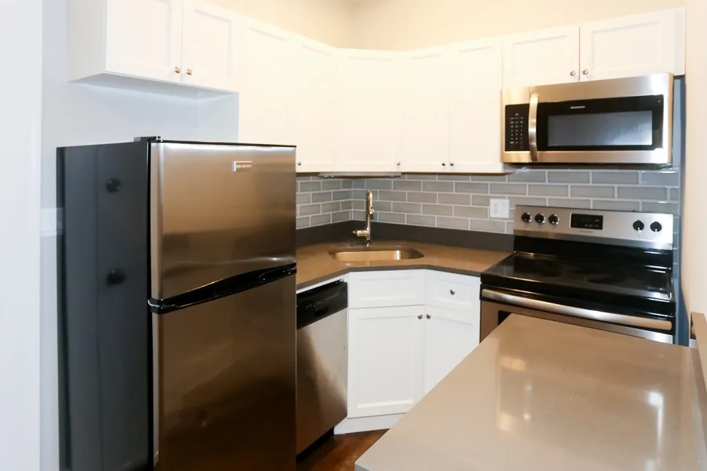 817 W Lakeside Pl, ,  60640, USA 60640-unit#105-Chicago-IL