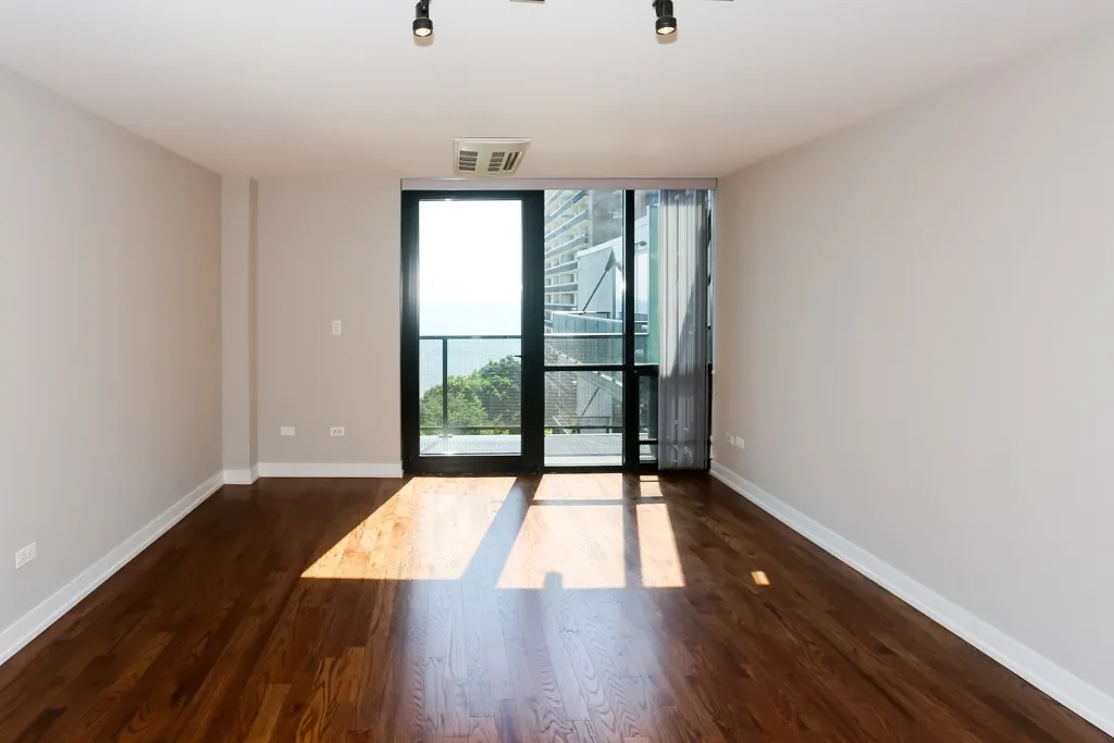 5910 N Sheridan Rd, ,  60660, USA 60660-unit#404-Chicago-IL