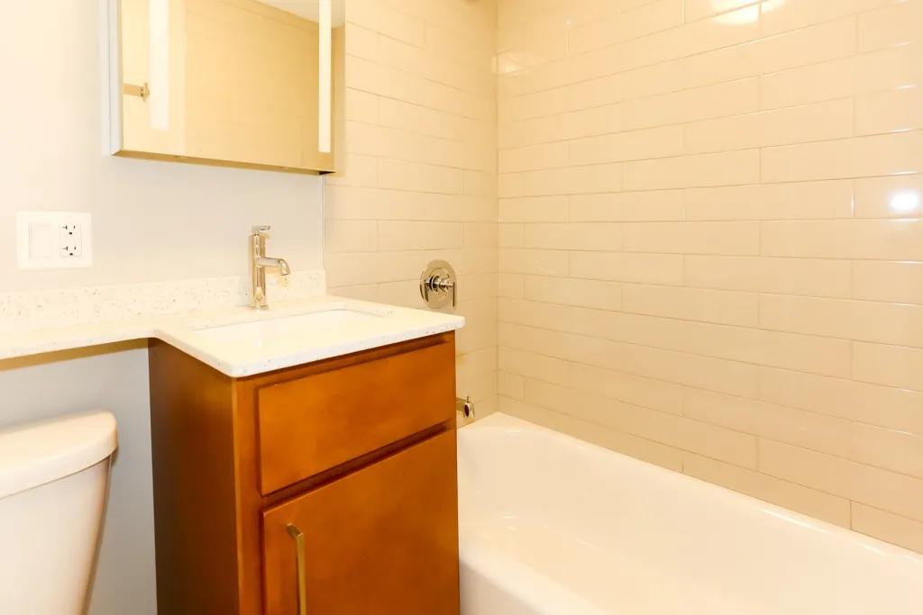 5910 N Sheridan Rd, ,  60660, USA 60660-unit#404-Chicago-IL