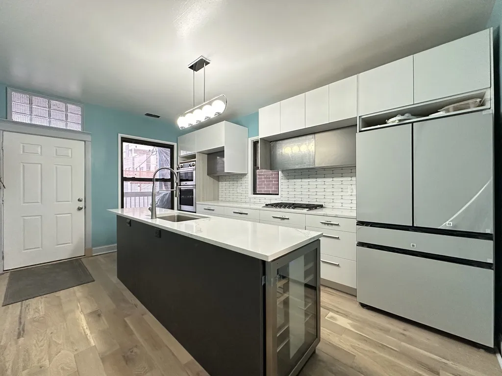 3245 N Lakewood Ave, ,  60657, USA 60657-unit#2-Chicago-IL