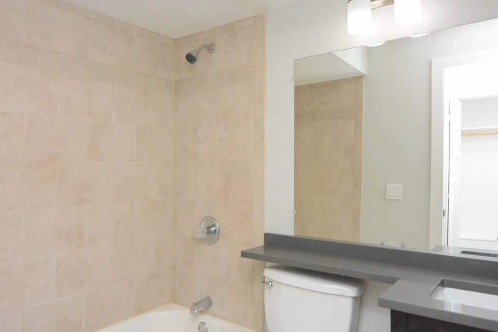 696 Elm Pl, ,  60035, USA 60035-unit#107-Highland Park-IL