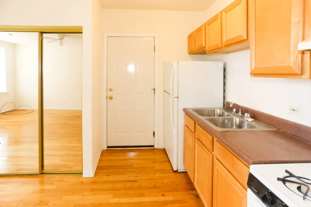 914 W Dakin St, ,  60613, USA 60613-unit#310-Chicago-IL