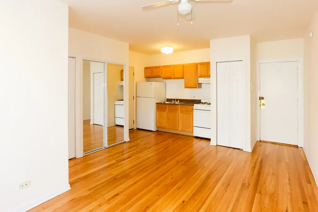 914 W Dakin St, ,  60613, USA 60613-unit#210-Chicago-IL