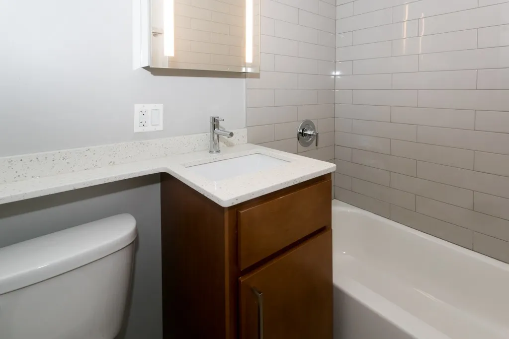 5910 N Sheridan Rd, , 60660, USA 60660-unit#704-Chicago-IL