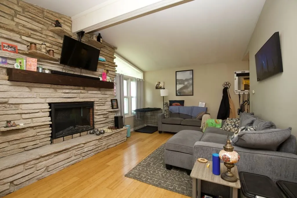 55 E Jeffery Ave, Wheeling,  60090, USA 60090-unit#SFH-Chicago-IL