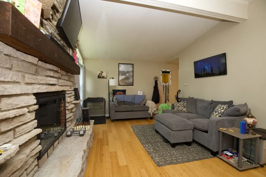 55 E Jeffery Ave, Wheeling,  60090, USA 60090-unit#SFH-Chicago-IL