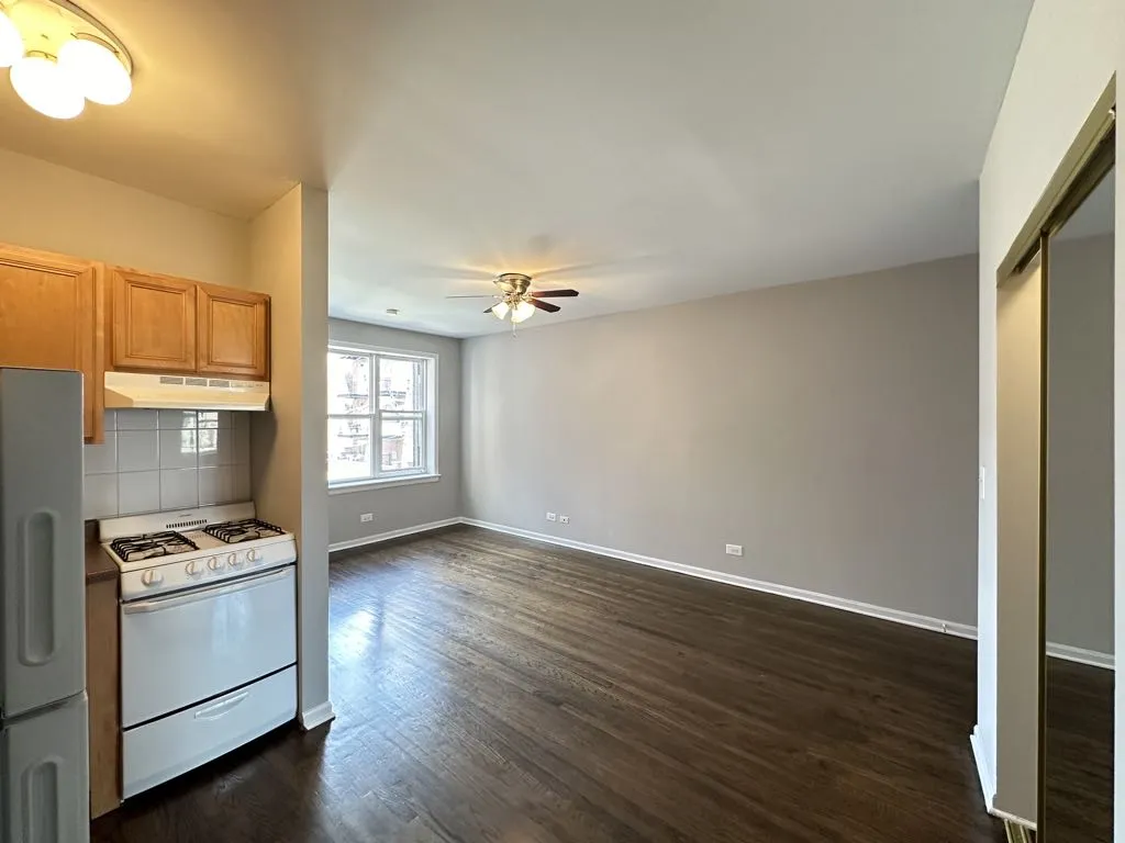 914 W Dakin St, , 60613, USA 60613-unit#215-Chicago-IL
