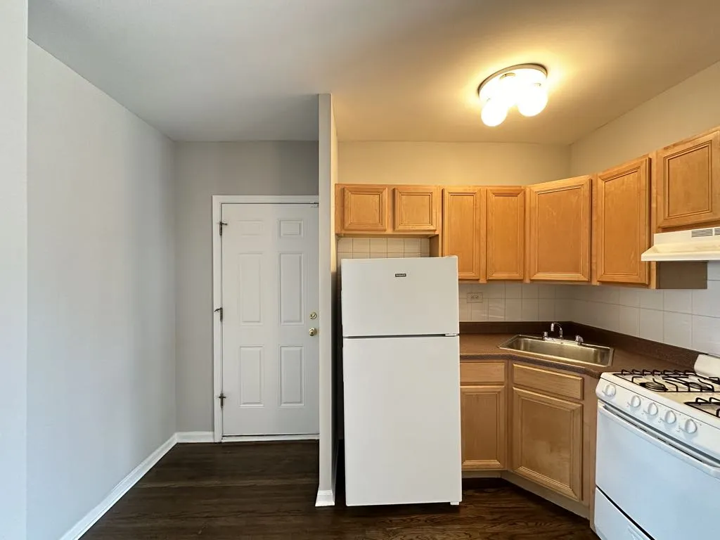 914 W Dakin St, , 60613, USA 60613-unit#215-Chicago-IL