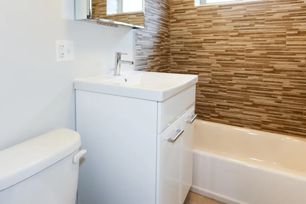 6119 N Kenmore Ave, , 60660, USA 60660-unit#203-Chicago-IL