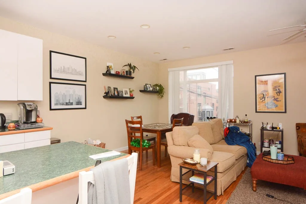 1346 W Henderson St, , 60657, USA 60657-unit#2-Chicago-IL