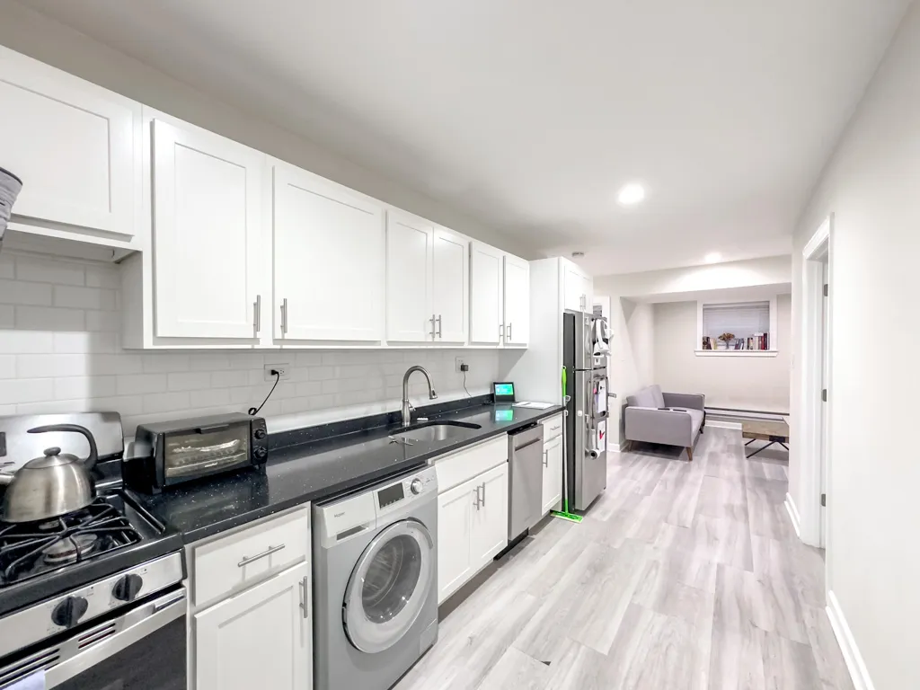 726 W Roscoe St, ,  60657, USA 60657-unit#SGDN-Chicago-IL