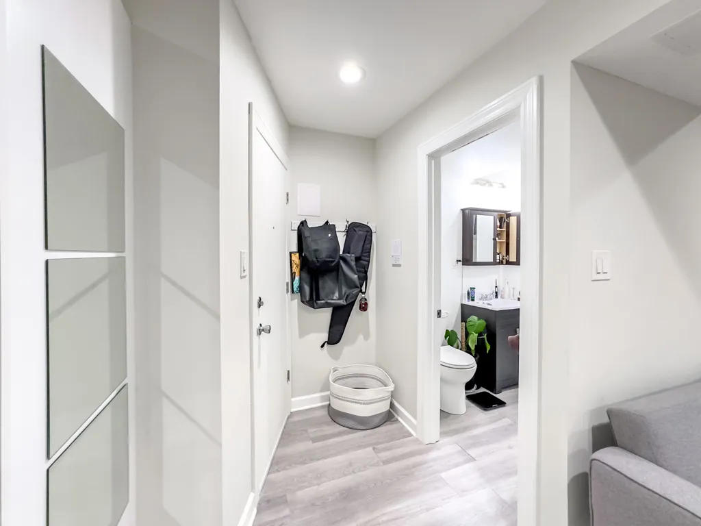 726 W Roscoe St, ,  60657, USA 60657-unit#SGDN-Chicago-IL