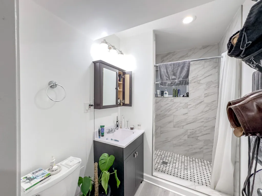 726 W Roscoe St, ,  60657, USA 60657-unit#SGDN-Chicago-IL