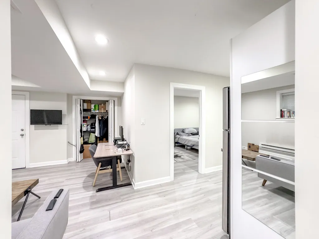 726 W Roscoe St, ,  60657, USA 60657-unit#SGDN-Chicago-IL