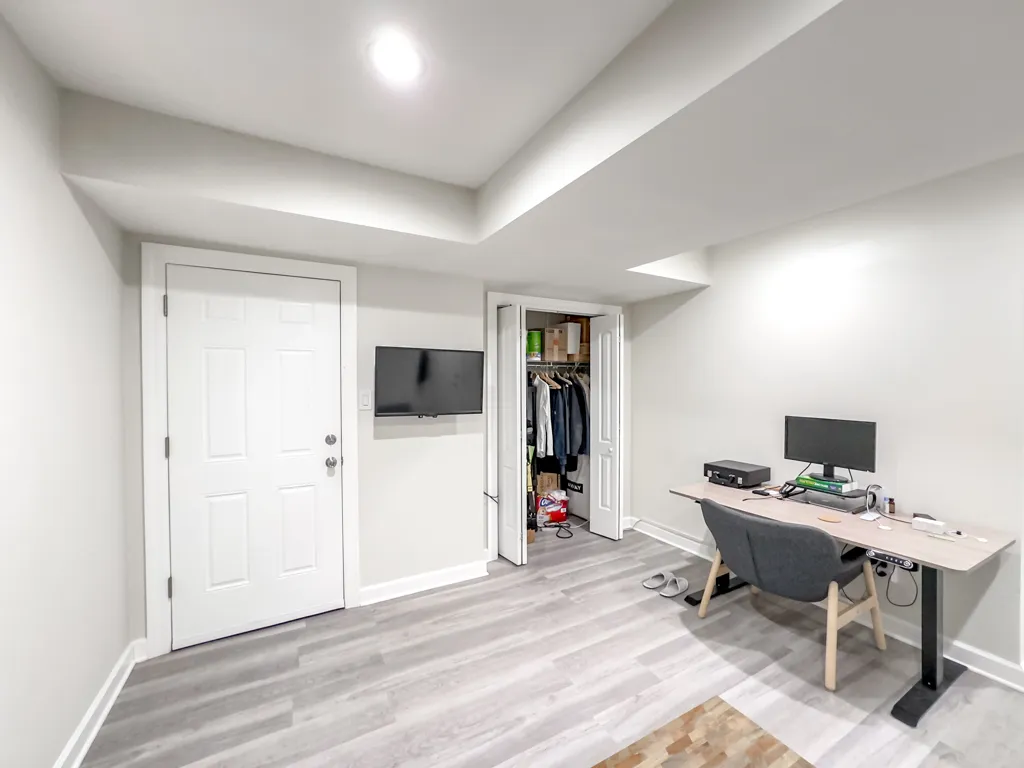 726 W Roscoe St, ,  60657, USA 60657-unit#SGDN-Chicago-IL