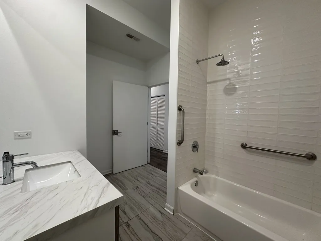 2550 S Wabash Ave, ,  60616, USA 60616-unit#304-Chicago-IL