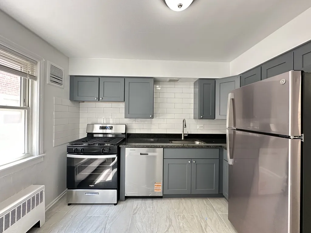 6727 N California Ave, ,  60645, USA 60645-unit#1W-Chicago-IL