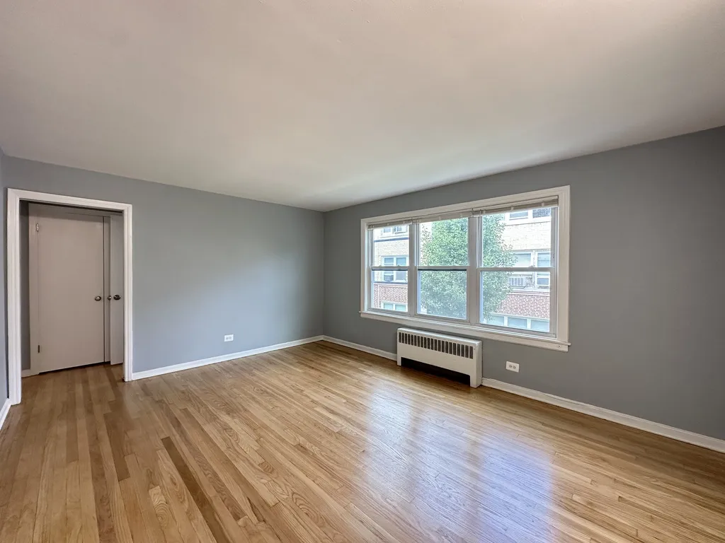 6727 N California Ave, ,  60645, USA 60645-unit#1W-Chicago-IL
